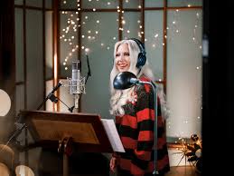 Lady Gaga hace cóver de Santa Claus is coming to town